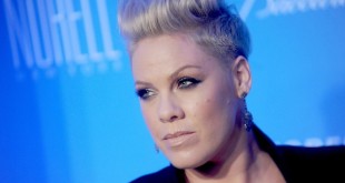 Beach Handball : La chanteuse Pink propose de payer les amendes infligées aux joueuses norvègiennes